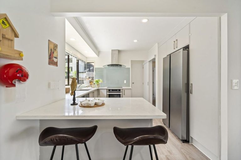 Photo of property in 1/13 Woodlands Crescent, Browns Bay, Auckland, 0630