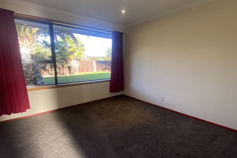 Photo of property in 1 Ribbonwood Place, Hillsborough, Christchurch, 8022