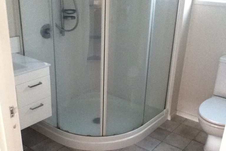 Photo of property in 11 Nimrod Place, Half Moon Bay, Auckland, 2012