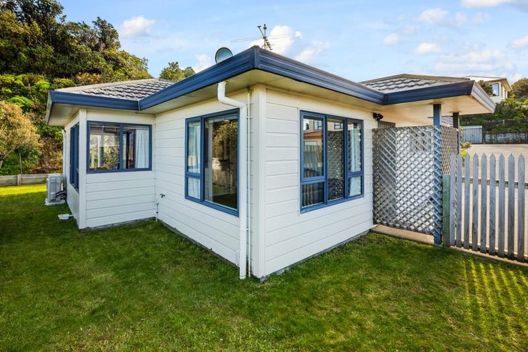 Photo of property in 18a Bowes Crescent, Strathmore Park, Wellington, 6022