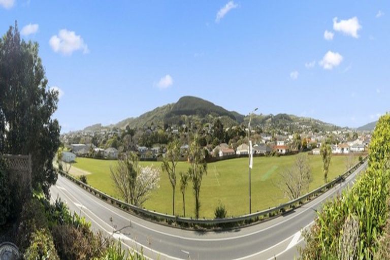 Photo of property in 2/369 Main Road, Tawa, Wellington, 5028