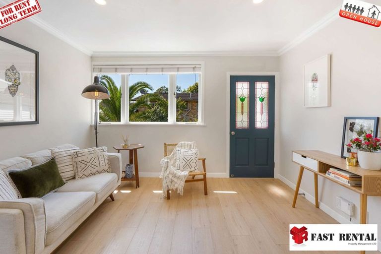 Photo of property in 2/612 East Coast Road, Pinehill, Auckland, 0630