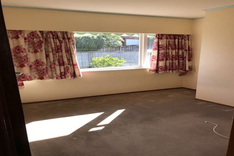 Photo of property in 13 The Rosebowl, Sunnyhills, Auckland, 2010