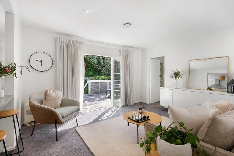 Photo of property in 40 Paragon Avenue, Beach Haven, Auckland, 0626