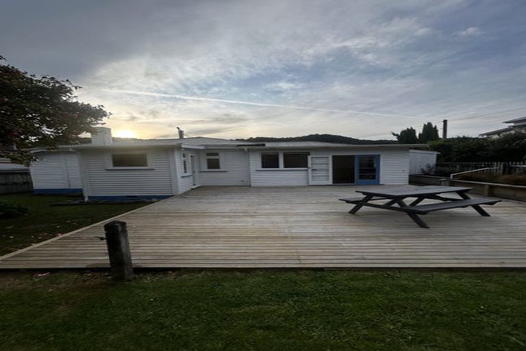 Photo of property in 94a Waikawa Road, Picton, 7220