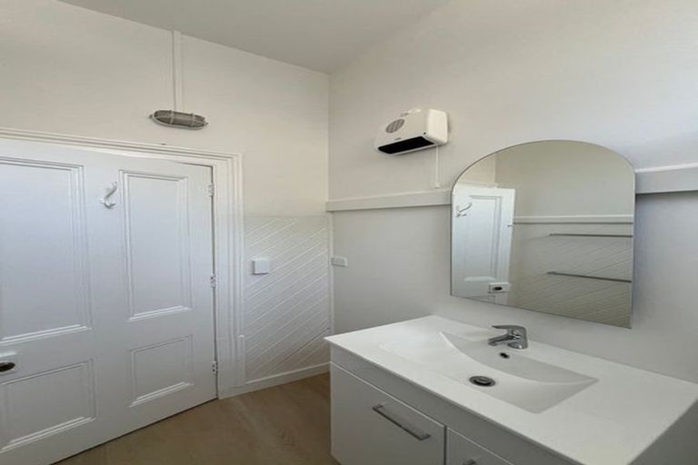 Photo of property in 297 Barbadoes Street, Christchurch Central, Christchurch, 8011