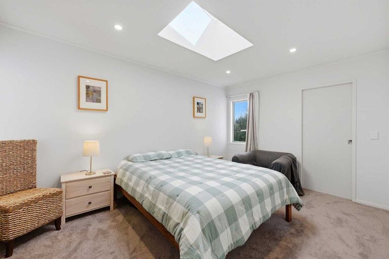 Photo of property in 6 Kegworth Place, Browns Bay, Auckland, 0630