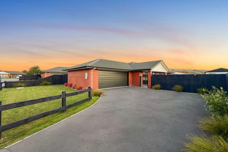 Photo of property in 8 Reserve Close, Woolston, Christchurch, 8062