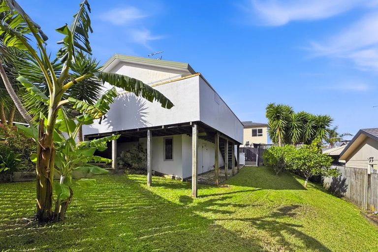 Photo of property in 1/4 Knott Road, Stanmore Bay, Whangaparaoa, 0932