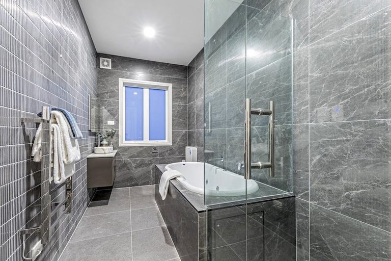 Photo of property in 19 Oak Manor Drive, Albany, Auckland, 0632