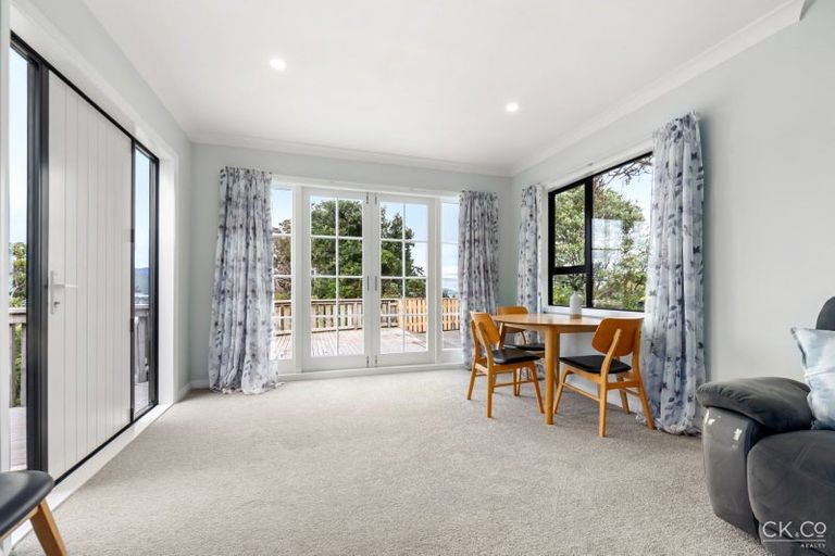 Photo of property in 24 Miromiro Road, Normandale, Lower Hutt, 5010