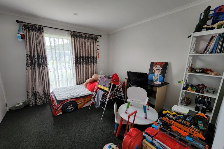 Photo of property in 10 Passchendaele Grove, Trentham, Upper Hutt, 5018