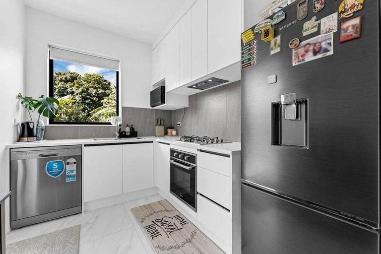 Photo of property in 2 Fields Road, Manurewa, Auckland, 2102