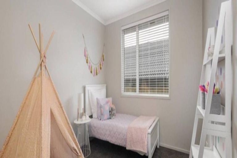 Photo of property in 3 Cowling Road, Hurdon, New Plymouth, 4310