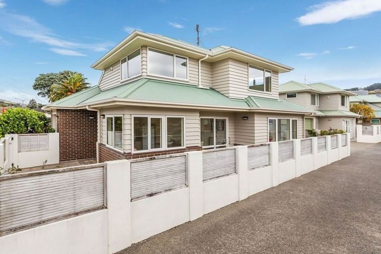 Photo of property in 53 Oxford Street, Tawa, Wellington, 5028