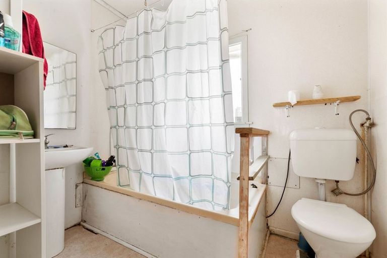 Photo of property in 9 Lee Road, Hannahs Bay, Rotorua, 3010