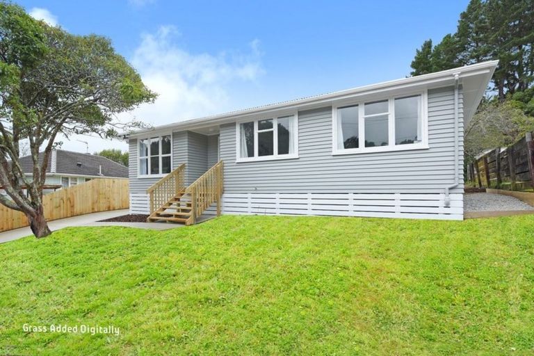 Photo of property in 2 Thomson Grove, Stokes Valley, Lower Hutt, 5019