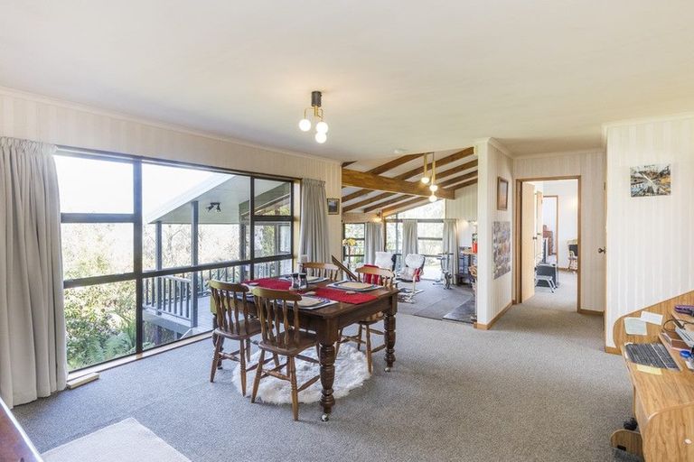 Photo of property in 61 Turitea Road, Fitzherbert, Palmerston North, 4472