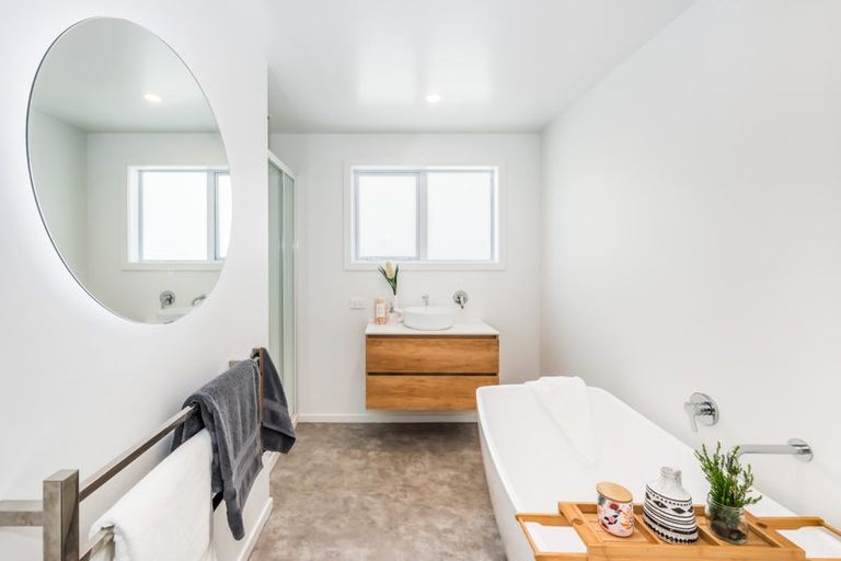 Photo of property in 35 Moana Road, Paraparaumu, 5032