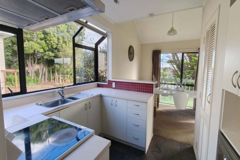 Photo of property in 2/717 East Coast Road, Browns Bay, Auckland, 0630