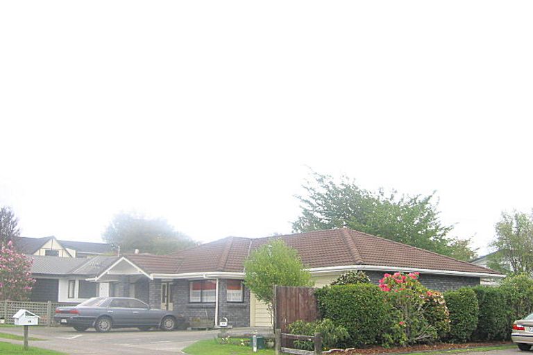 Photo of property in 15 Elmslie Place, Owhata, Rotorua, 3010