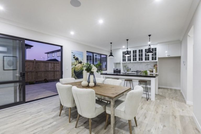 Photo of property in 3 David Rogers Lane, Swanson, Auckland, 0614