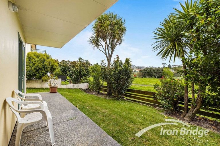 Photo of property in 20 Parkwood Crescent, Gulf Harbour, Whangaparaoa, 0930