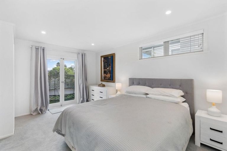 Photo of property in 24 Walmer Road, Point Chevalier, Auckland, 1022