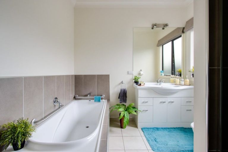 Photo of property in 3 Portland Place, Poraiti, Napier, 4112