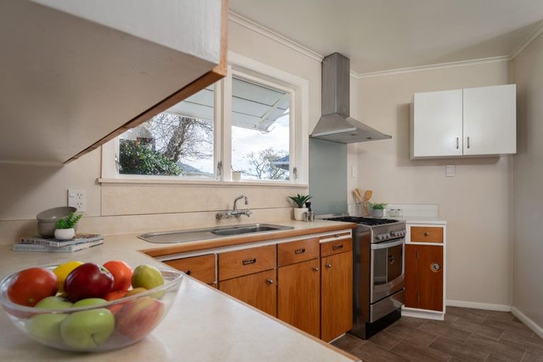 Photo of property in 13 Mclellan Street, Tawa, Wellington, 5028