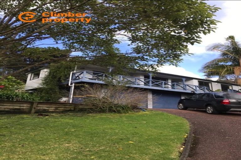 Photo of property in 14 Emery Grove, Bayview, Auckland, 0629