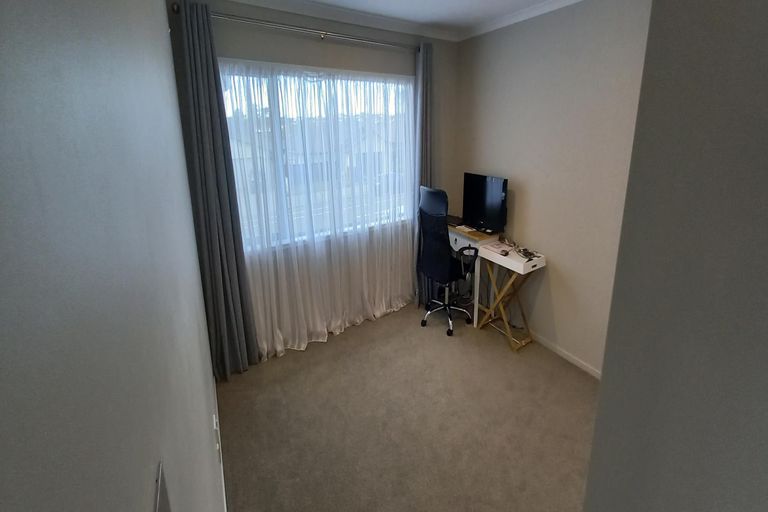 Photo of property in 215 Wainui Road, Silverdale, 0932