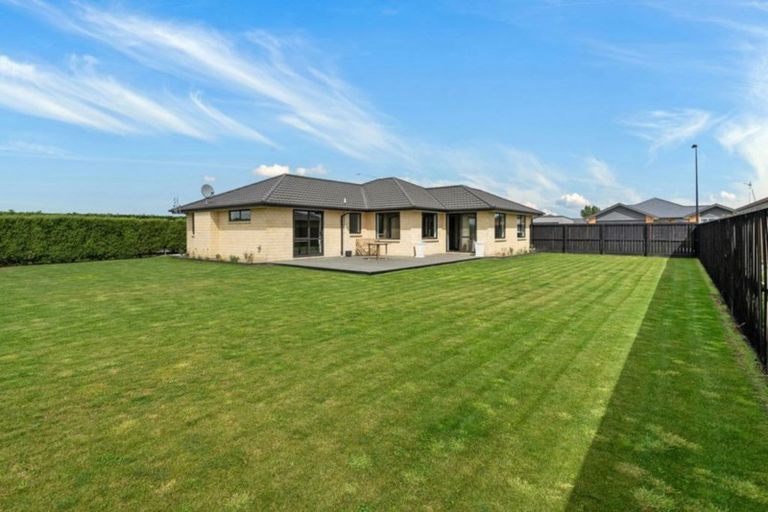 Photo of property in 2 Bellbird Place, Rolleston, 7614