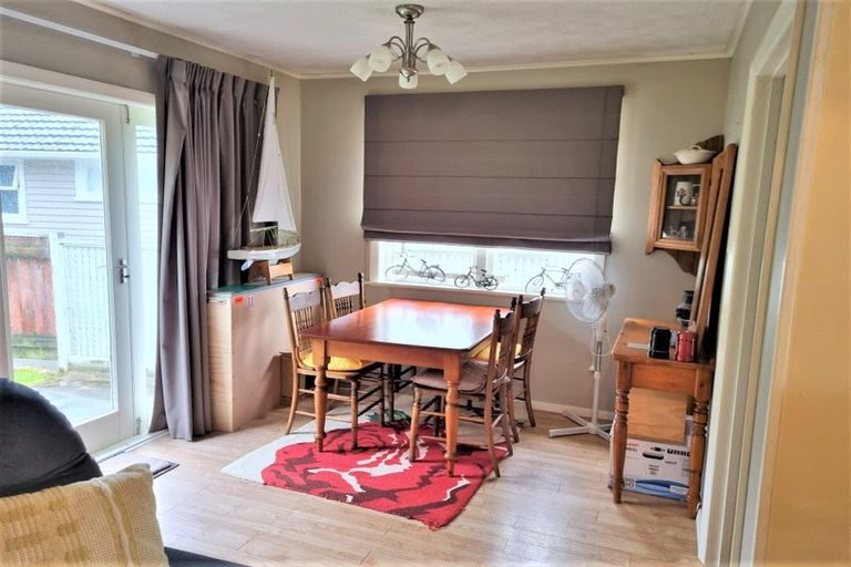 Photo of property in 11 Prouse Grove, Silverstream, Upper Hutt, 5019