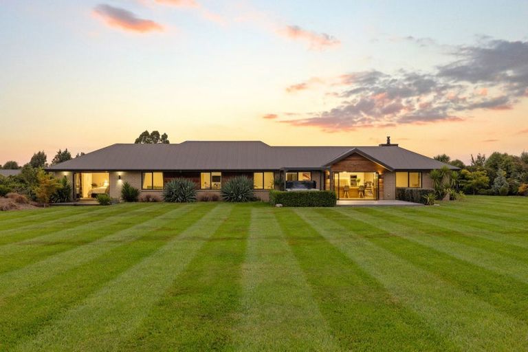 Photo of property in 22 Landsborough Drive, Darfield, 7571