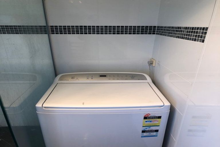 Photo of property in 8 Blethyn Place, Te Atatu South, Auckland, 0610