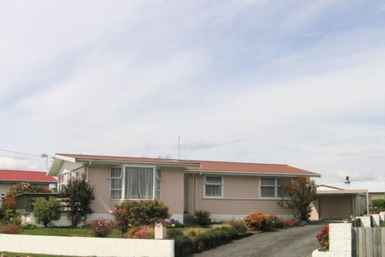 Photo of property in 10 Fenruss Street, Fairy Springs, Rotorua, 3015
