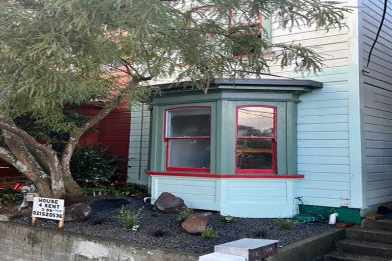 Photo of property in 112 Aro Street, Aro Valley, Wellington, 6021