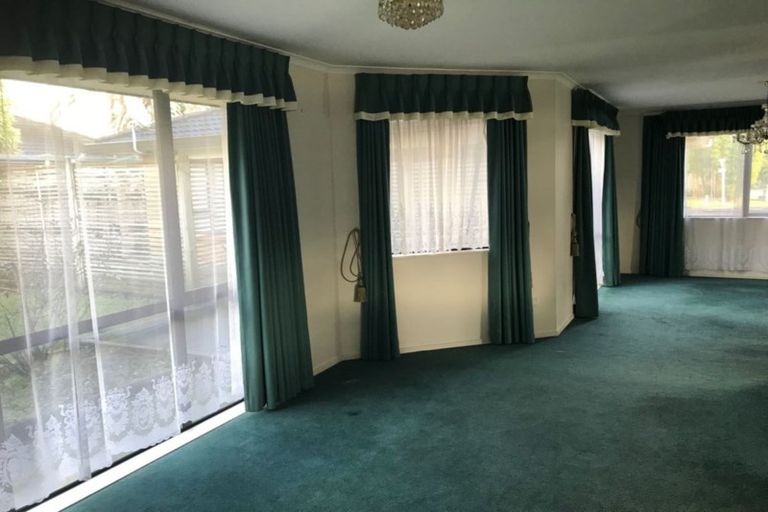 Photo of property in 1 Ardee Close, East Tamaki, Auckland, 2016