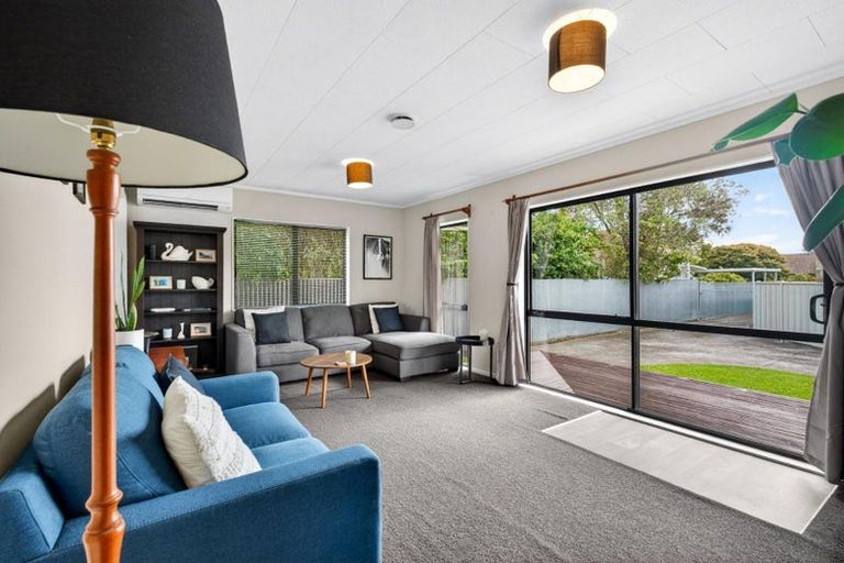 Photo of property in 2/27 Nuffield Avenue, Marewa, Napier, 4110