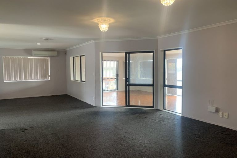 Photo of property in 22 Hilltop Road, Clover Park, Auckland, 2019