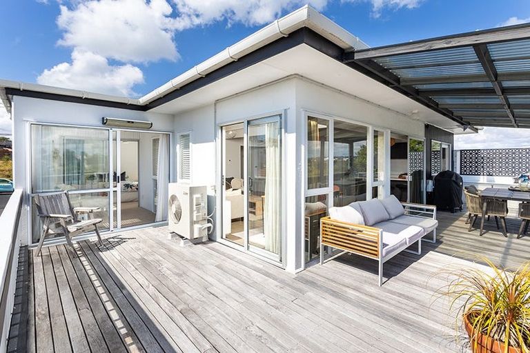 Photo of property in 1/23 Hart Road, Hauraki, Auckland, 0622