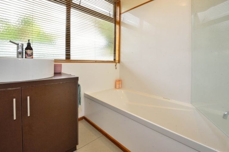 Photo of property in 61 Sunvale Crescent, Whataupoko, Gisborne, 4010