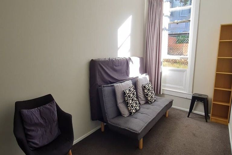 Photo of property in 17 Portland Crescent, Thorndon, Wellington, 6011