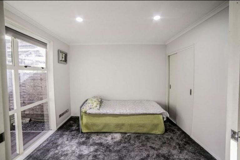 Photo of property in 16 Reins Road, Takanini, 2112