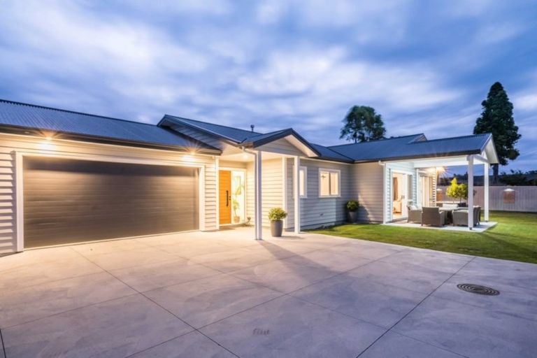 Photo of property in 316a Te Moana Road, Waikanae, 5036