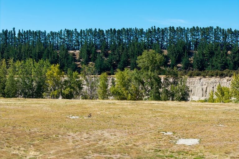 Photo of property in 124 Horseshoe Bend Drive, Albert Town, Wanaka, 9382