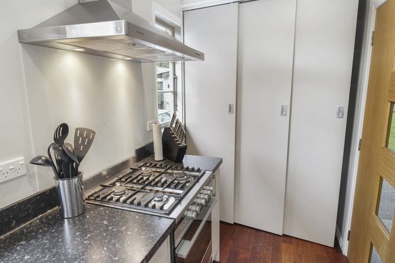 Photo of property in 75 Guy Avenue, Takaro, Palmerston North, 4410