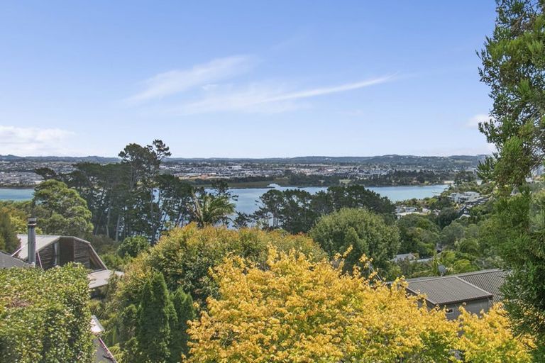 Photo of property in 2/208 Rangatira Road, Beach Haven, Auckland, 0626