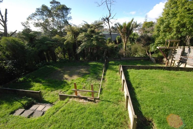 Photo of property in 58 Sunnyside Road, Sunnyvale, Auckland, 0612